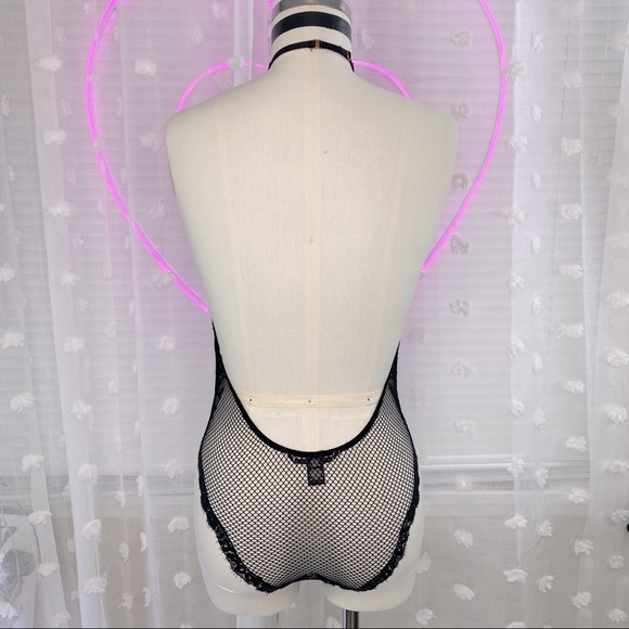 Lace & Mesh Plunge Halter Backless Bodysuit - Picture 3 of 4